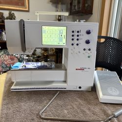 BERNINA Artista 180 Sewing/Quilt/Embroidery Machine.