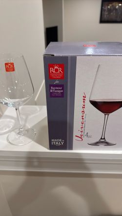 Wine Glasses    NIB