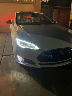 2016 Tesla model S 85D