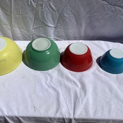 Vintage Pyrex- Primary Colors Mixing Bowls