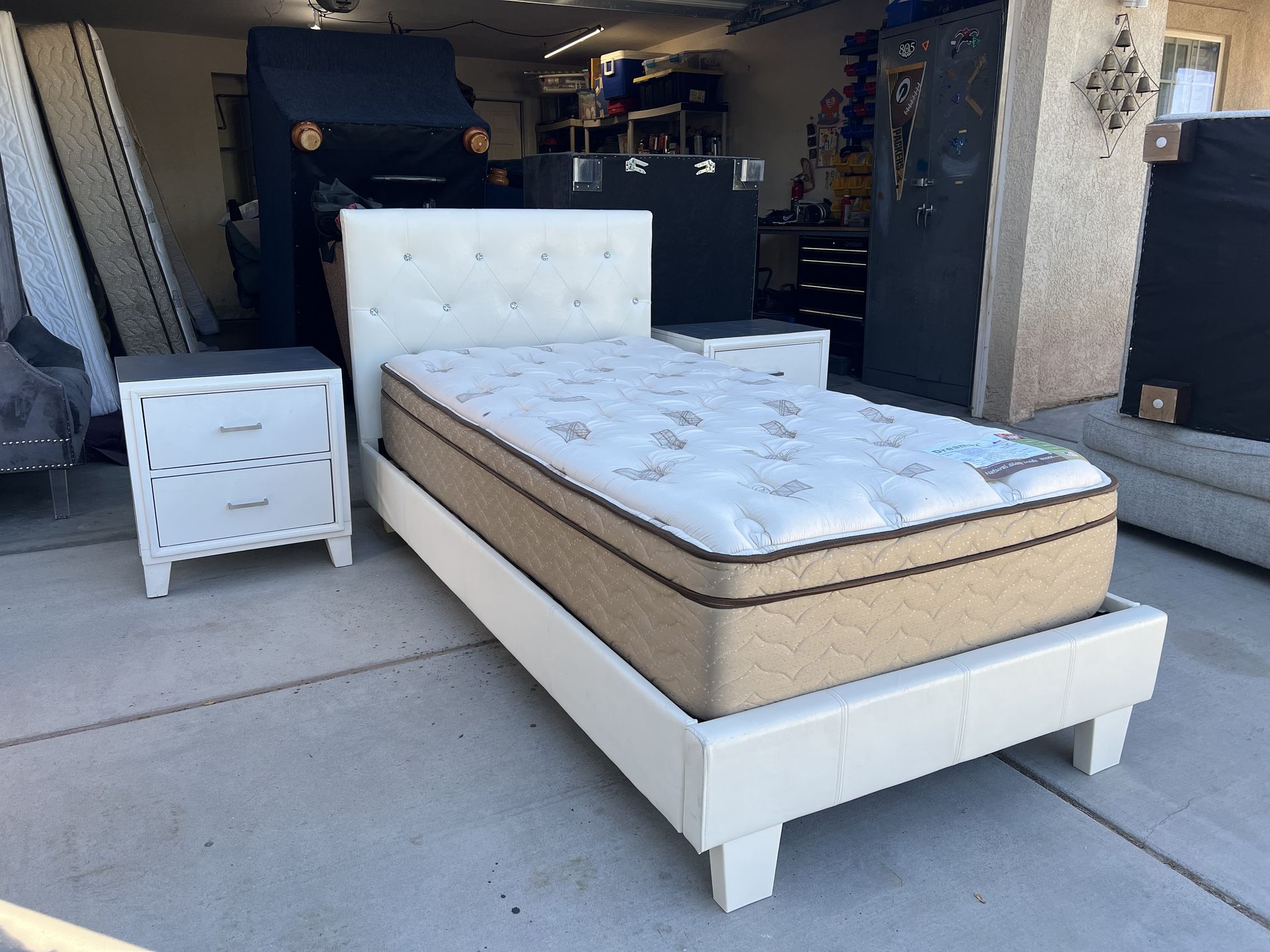 White twin platform bed w/ mattress & nightstands!