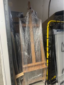 Easel