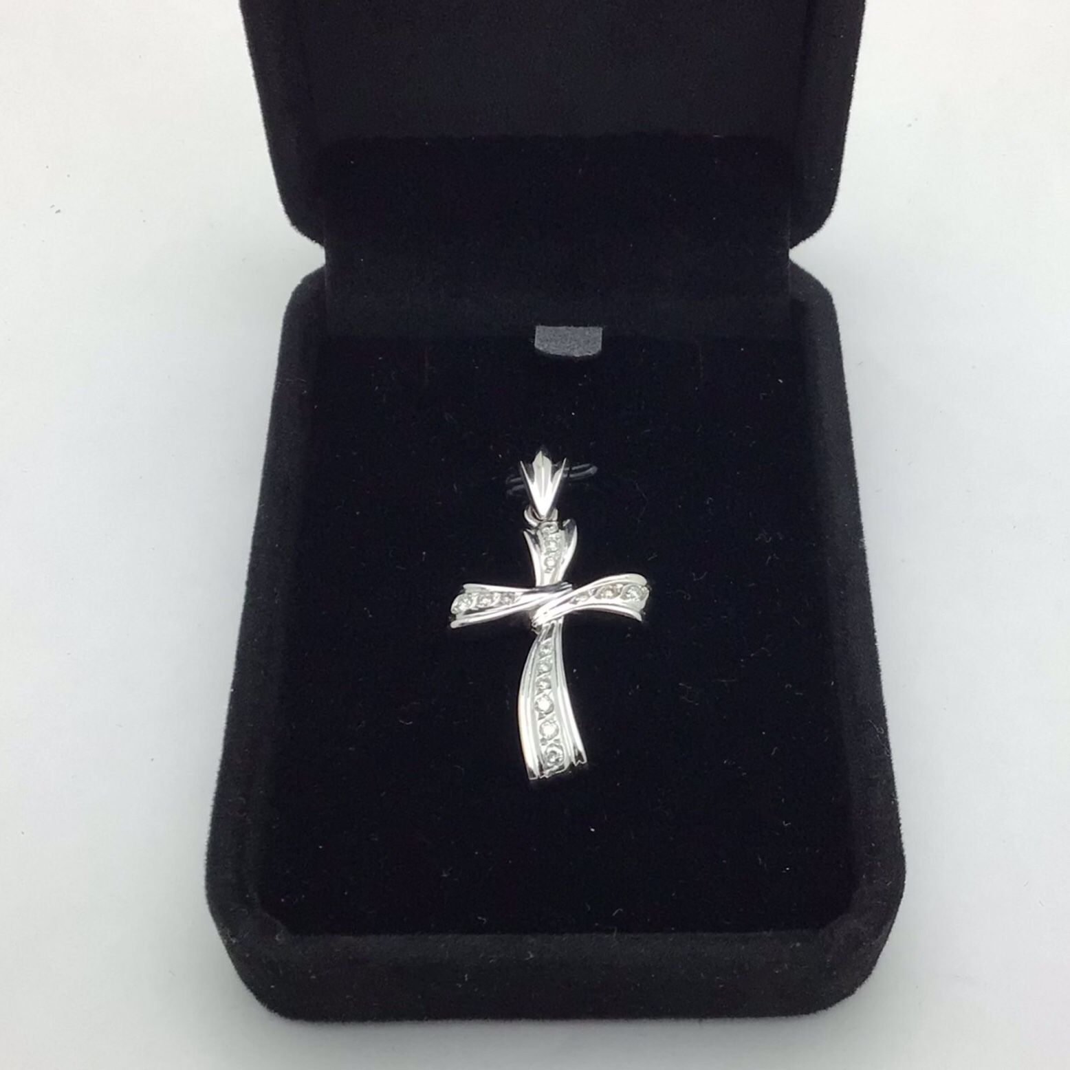 14K White Gold Twisted Design Diamond Cross Pendant, 7.4 Grams 💵 💳 💵 Cash and Card Accepted