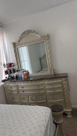 Makeup dresser -MAKE AN OFFER?