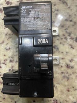 Circuito breaker Siemens  200 amp nueva