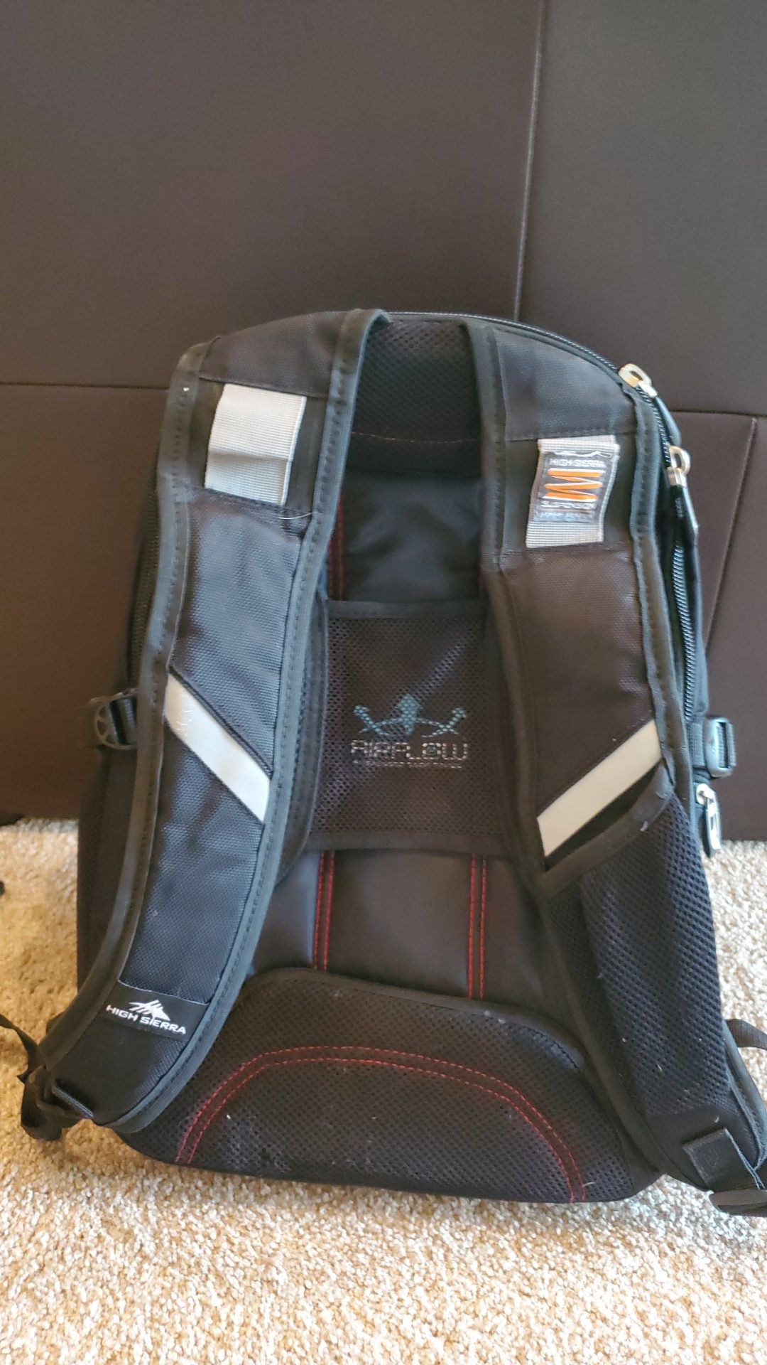 High Sierra Elite Suspension strap system backpack