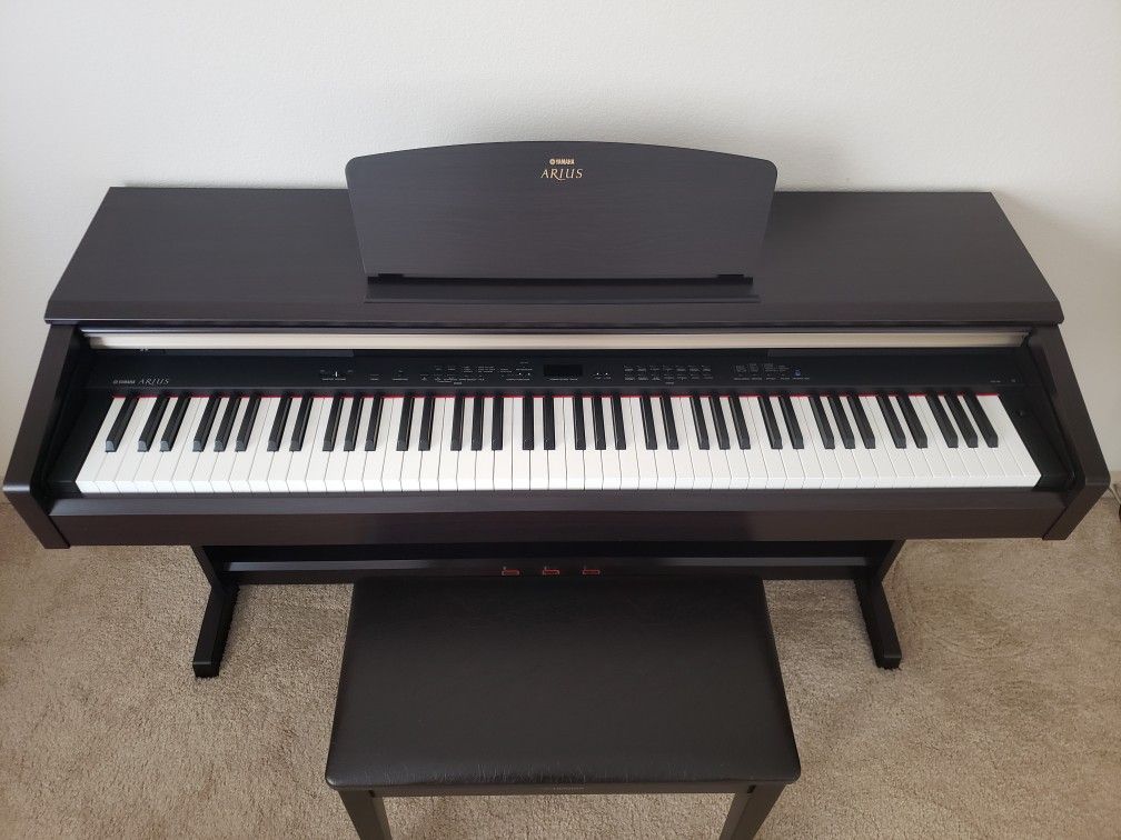 Yamaha Arius YDP-181 (Piano)