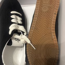Alo’s Sunset Sneaker 