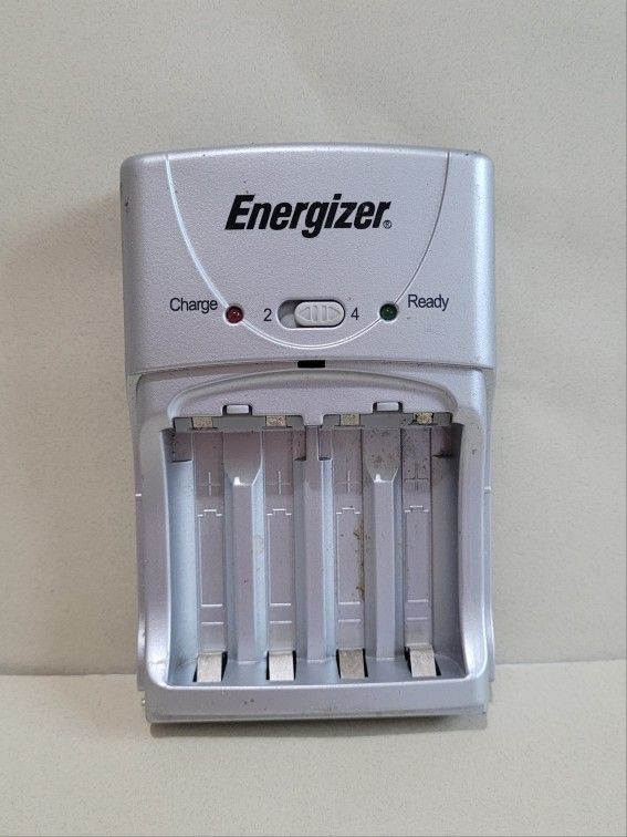 Energizer Nimh-Nicd -Battery Charger- Model CHCAR