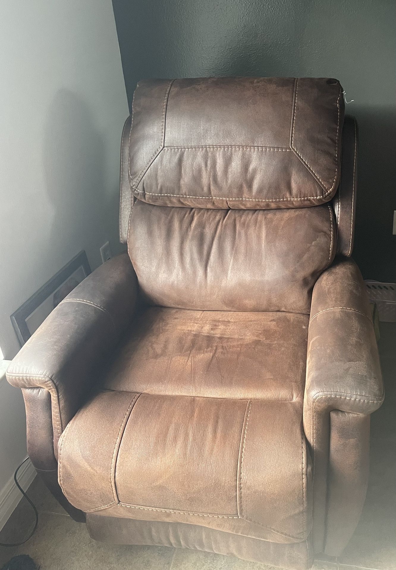 Power Lift Recliner Chair 