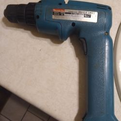 MAKITA CORDLESS DRIVER DRILL WITH BATTERY  Make An Offer