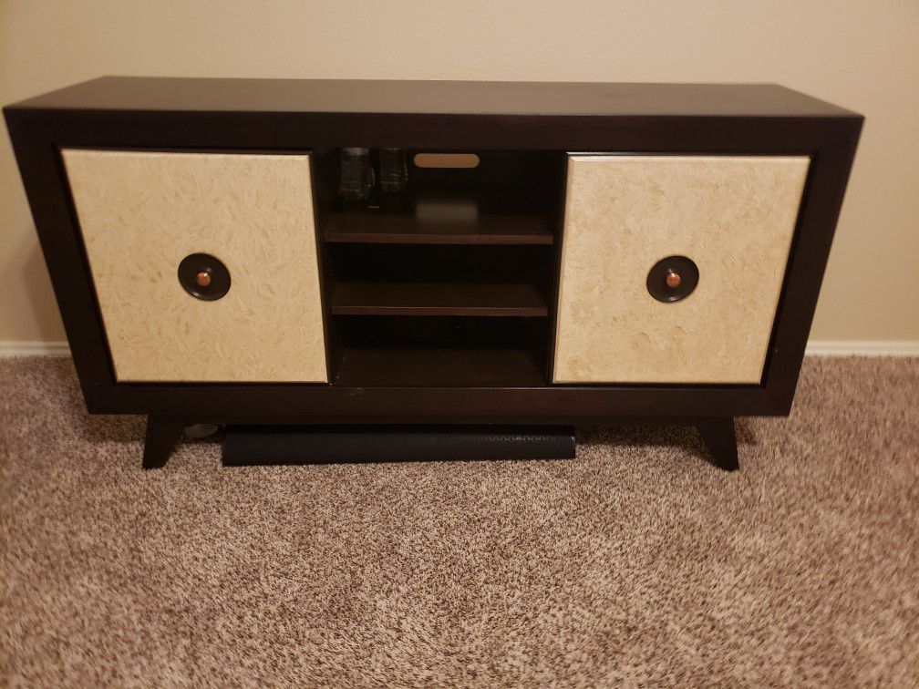 Rooms to Go Entertainment Console