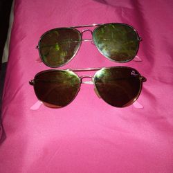 SUNGLASSES  ONE MADE BY. BESTERY.  