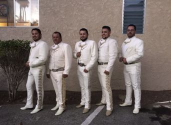 Moños De Mariachi