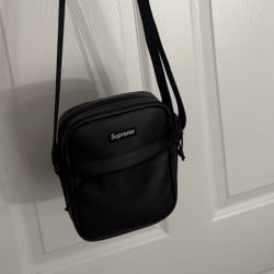 Brand New Authentic Supreme Adjustable Cross Body Bag