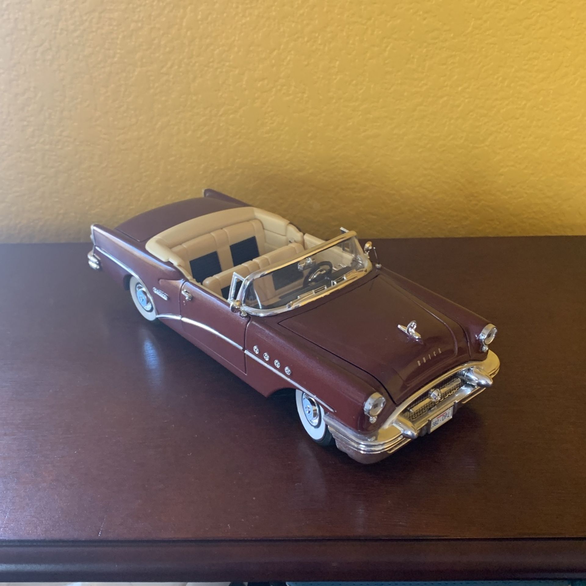 1955 Buick Century - Mira Solido 1:18 Scale Diecast for Sale in