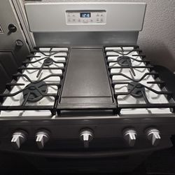 GE Stove & GE Refrigerator 