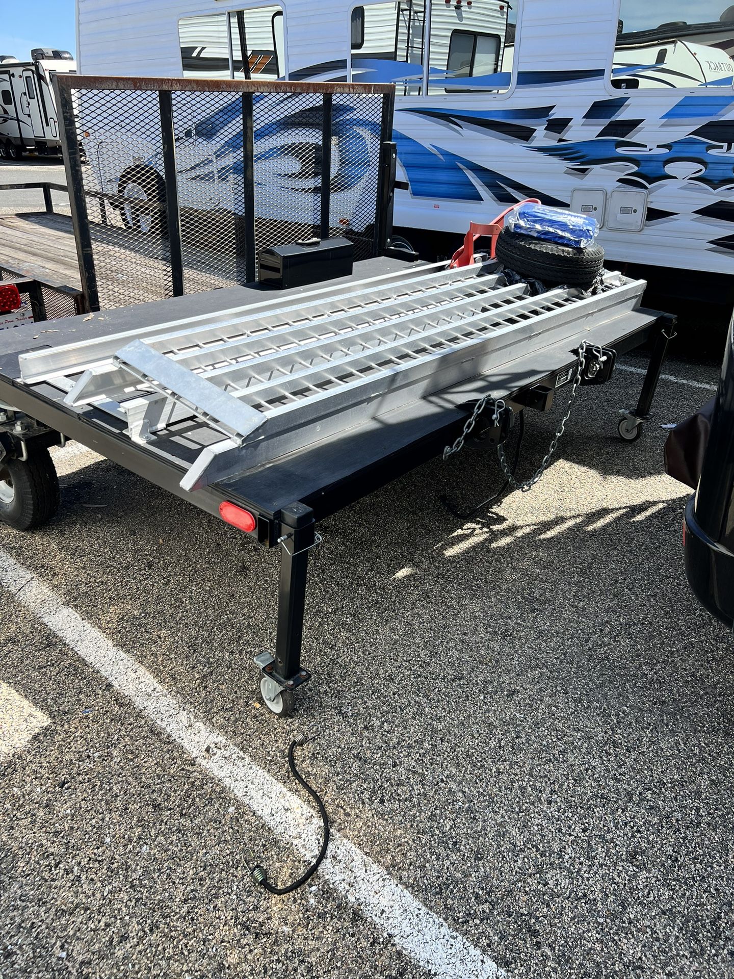 Swivel wheel Trailer (RV/Trailer)