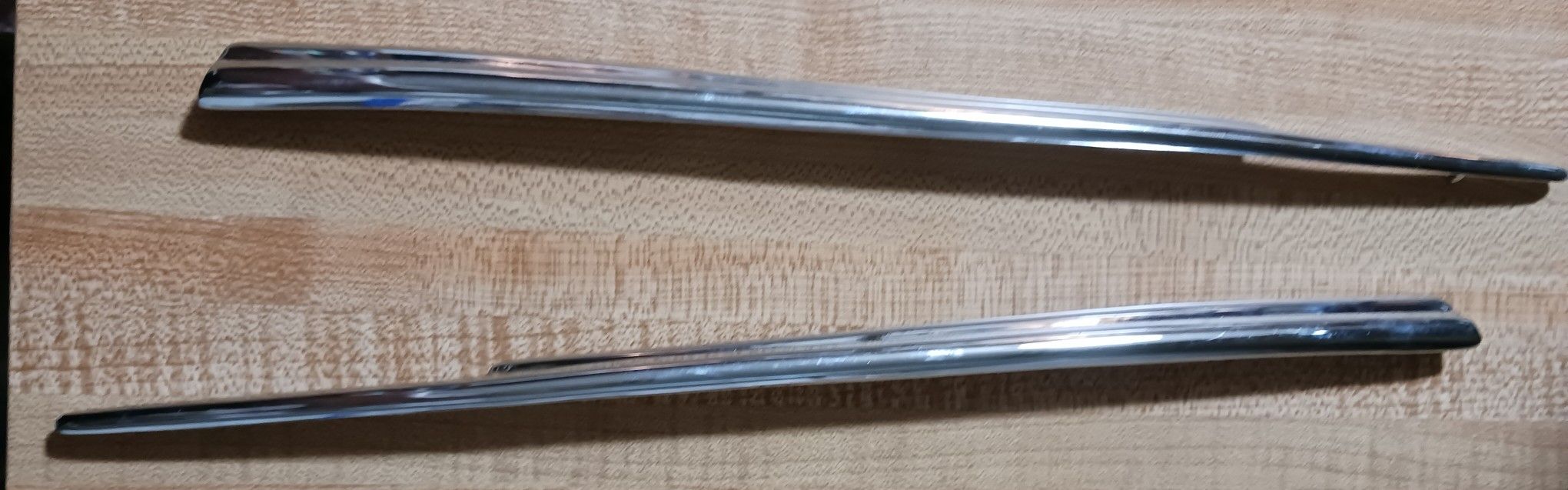 2 USED 1967 CORVETTE STINGRAY OUTER HORIZONTAL STAINLESS MOULDING, NEEDS WORK SELLING NEW $192-$275
