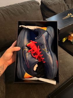 Kobe 5 Caitlin Clark blue fever size 12