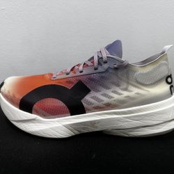 ON CLOUDBOOM STRIKE RUNNING COLOR WHITE AND ORANGE SIZE: 8 MENS