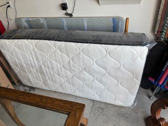 Twin mattress