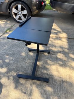 Table 24x13”x24”-38” adjustable height