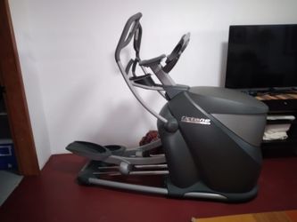 Octane Fitness Elliptical Cross Trainer- Pro370