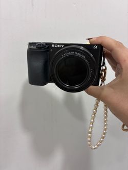 Sony A6100 Mirrorless Camera + 16-50mm Lens