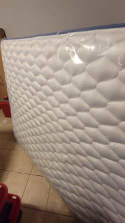 SleepysMattresses By Mattress Firm Queen Sized Mattress (NEW)