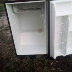 Mini Fridge 