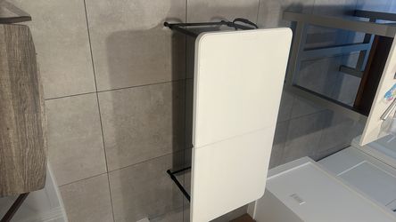 White foldable table