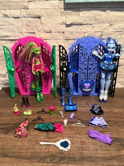 Monster High Skulltimate Secrets Doll Lot – Venus McFlytrap & Abby Bominable Key