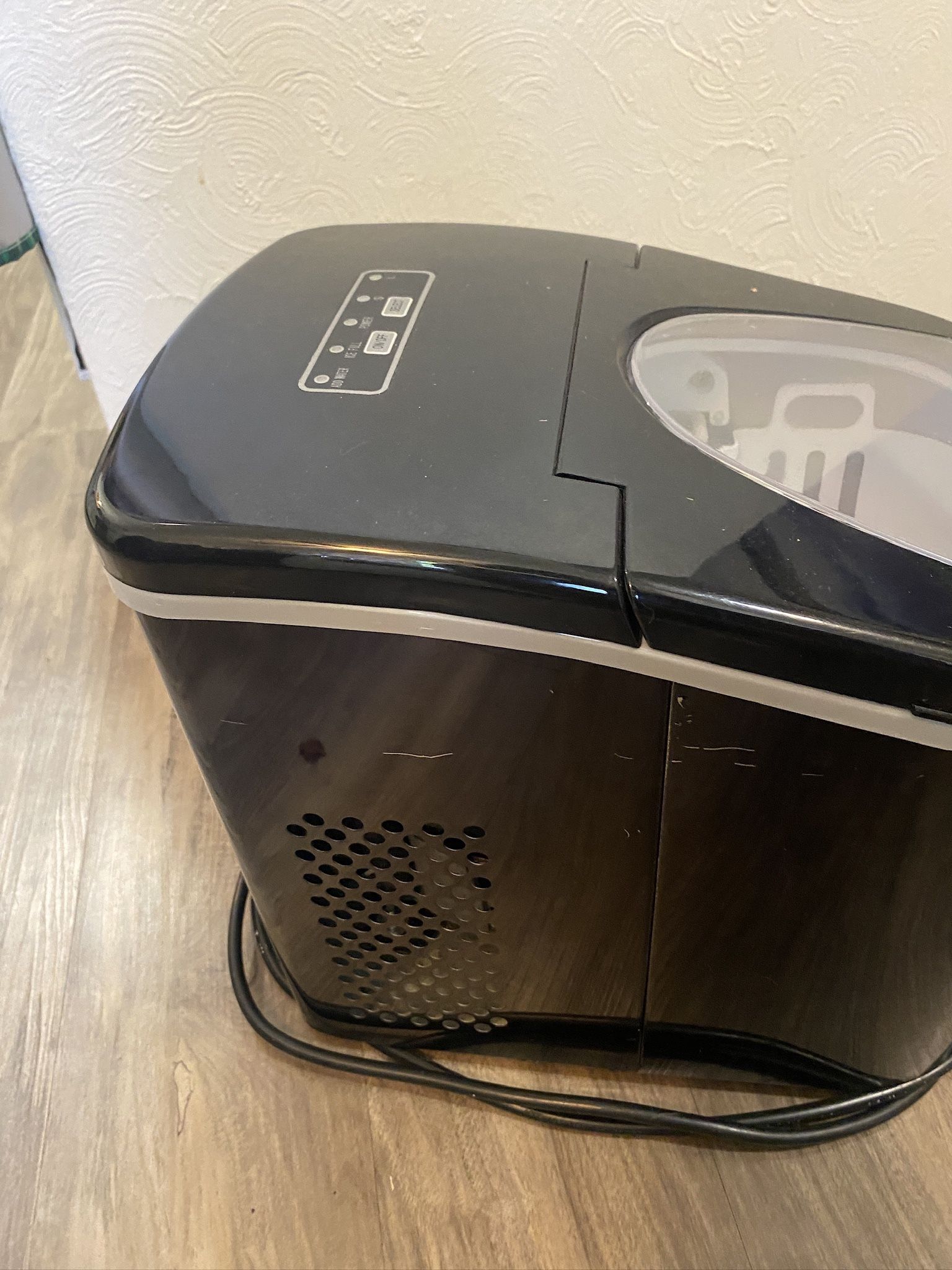 Frigidaire Ice Maker