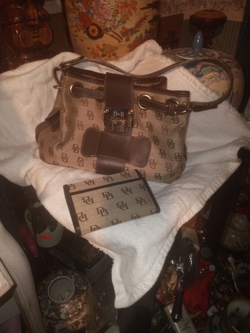 D & B PURSE AND WALLET . GREAT SHAPE