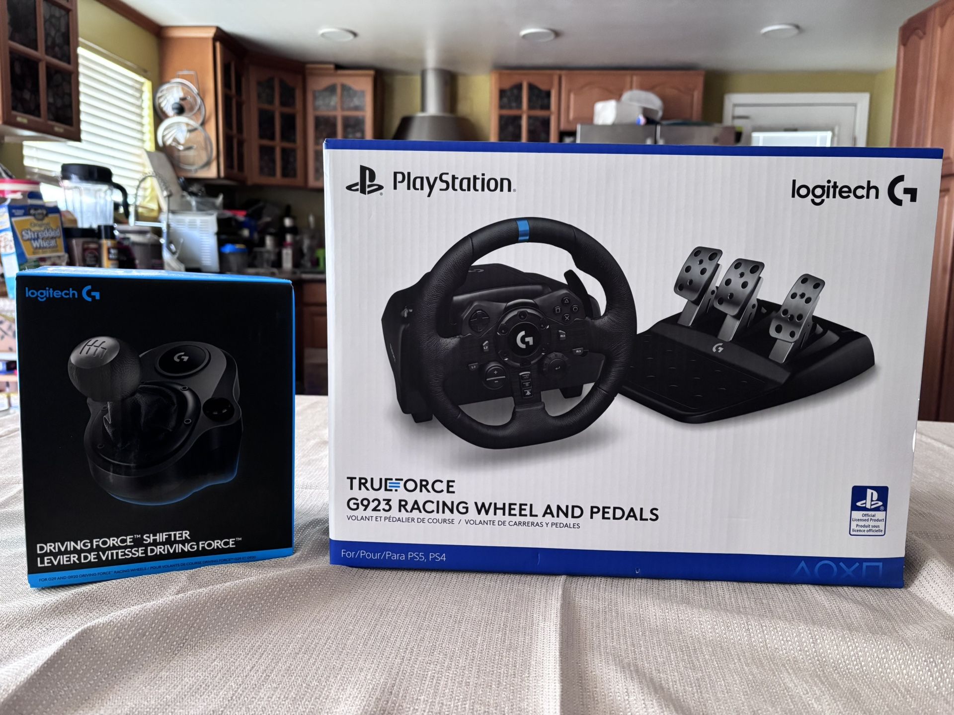 Logitech G923 Racing Wheel Pedal And Shifter