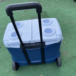 Rubbermaid 45 Quart Cooler With Wheels