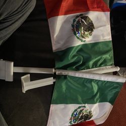 México Car Flags  Size11 Inches By 16  Inch Set Of Two $35 One Flag $20.00 