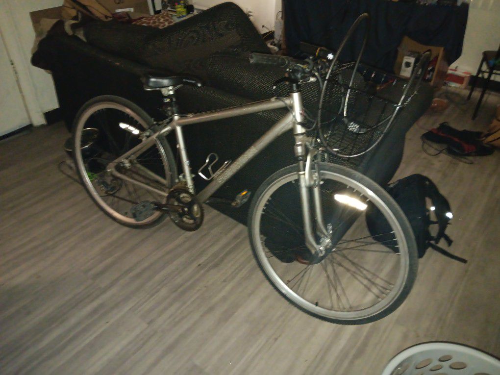 Bike 28 Inch With Front Basket