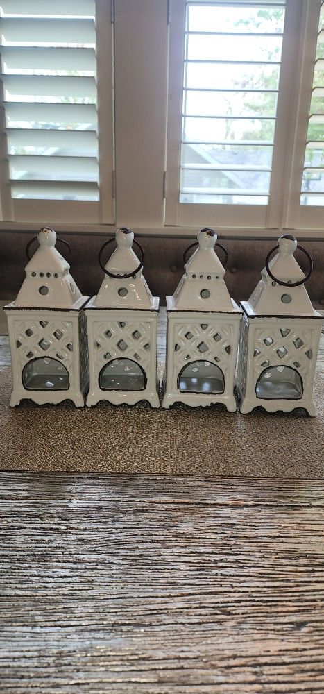 4 Tea Light Candle Holders
