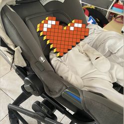 Nuna PIPA car seat and base