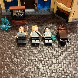 Lego Harry Potter Hogwarts Room of Requirement 75966