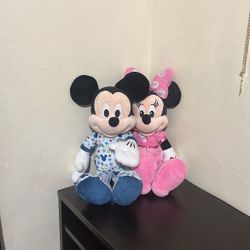 This is a Disney Mickey & Minnie Mouse plush pair
