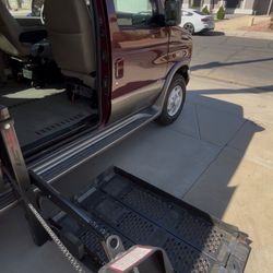 2003 Ford E-350