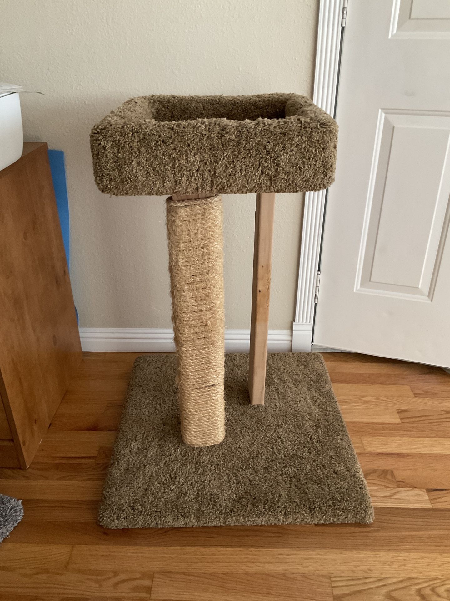 Large Cat Scratcher Tree