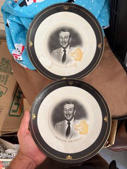 Disney Club 33 Thirtieth Anniversary Collector Plates (Set of 2)
