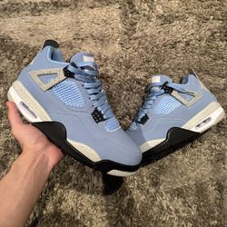 Air Jordan 4 University Blue UNC Retro