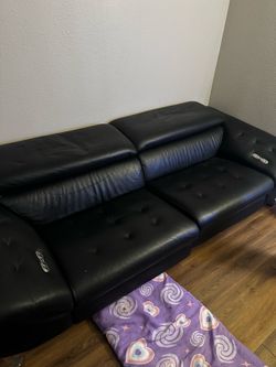 Electric reclining couch
