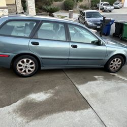 2002 Volvo V40