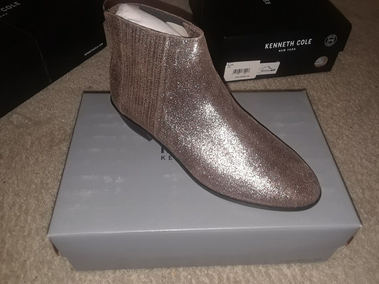 KENNETH COLE REACTION Y GORED ANKLE BOOTS